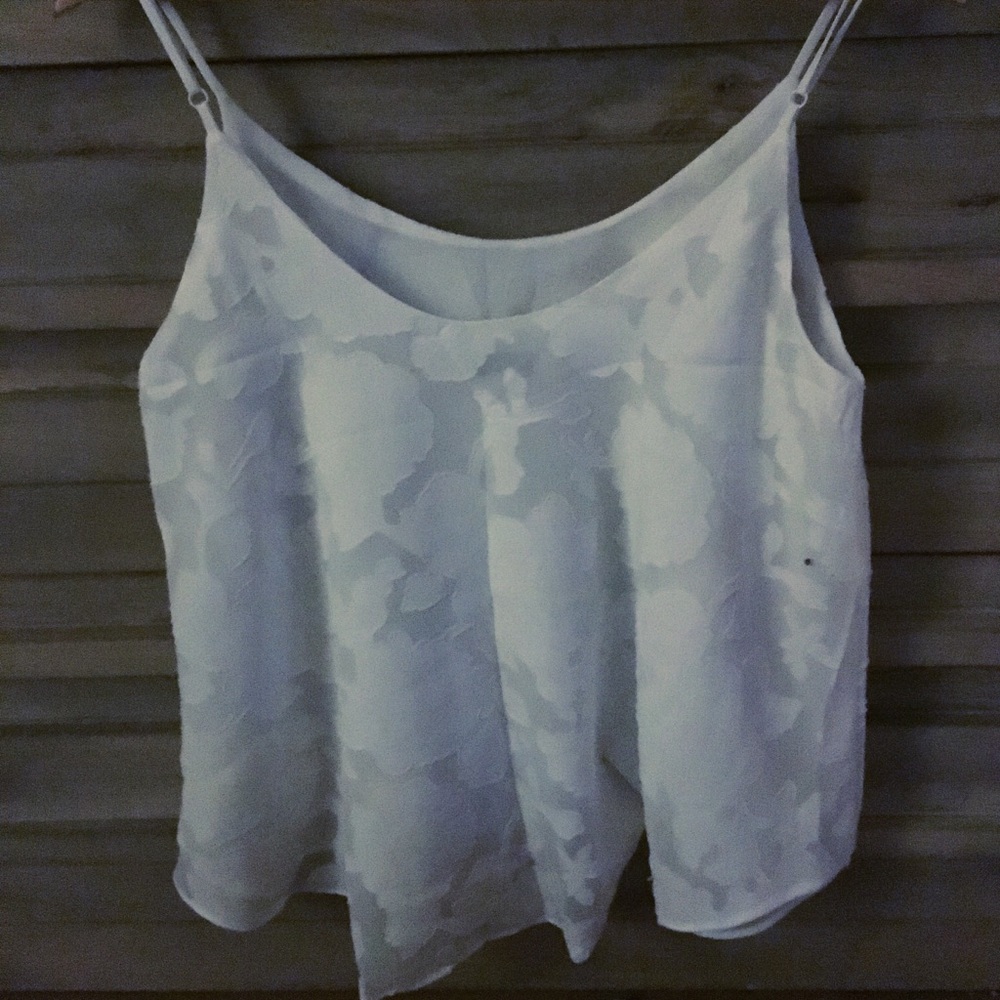 Dainty Hooligan White Floral Crop (Size L)